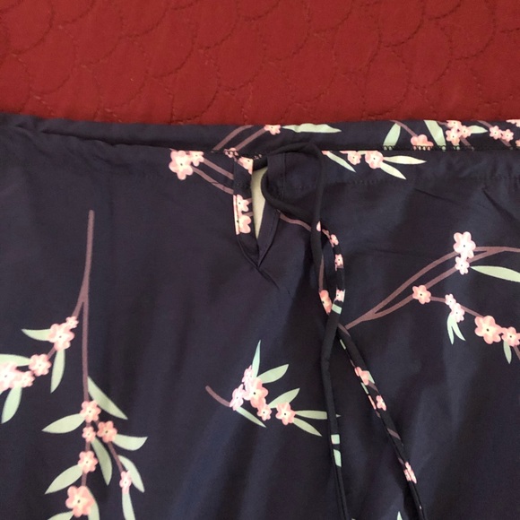 Floral off the shoulder top!!! - Picture 3 of 4